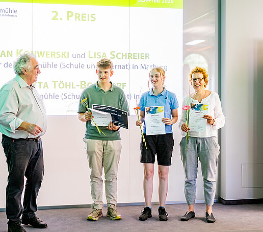 Die ausgezeichneten Teams aus Witzenhausen und Marburg präsentierten ihre Schulmodelle und nahmen die Preise des DLR-Preises 2026 entgegen. Bilder: Carla Schmidt