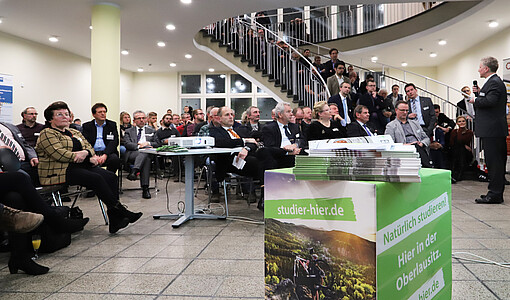 Ca. 140 interessierte Besucher lauschten den Vorträgen.