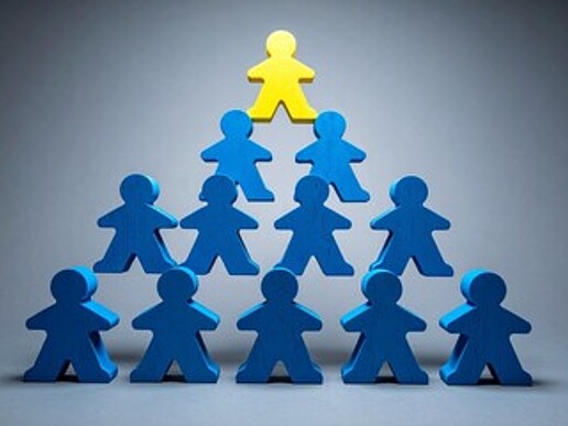 Grafik einer Menschenpyramide