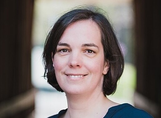 Dr. Julia Gabler