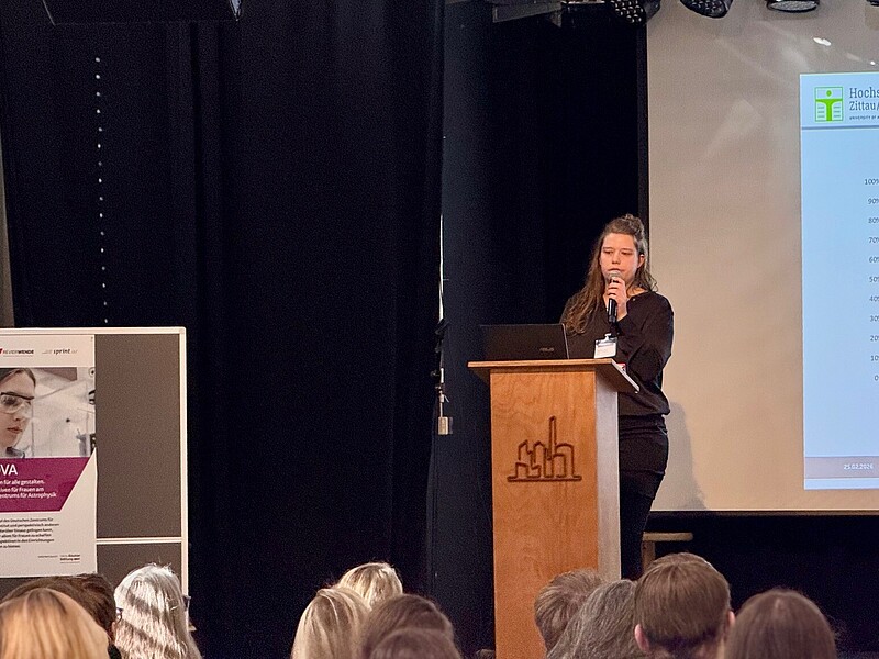 Bernadette Rohlf am Rednerpult